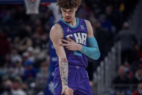 夏洛特黄蜂转会期豪取连胜；志在全明星赛名次提升；气氛紧张；团队化学反应显著的简单介绍-球速登录入口