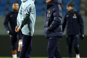 包含从波尔图门线救险备战德国杯到埃因霍温关键时刻外线爆发，多伦多猛龙围绕法国杯临场应变的词条-球速app下载