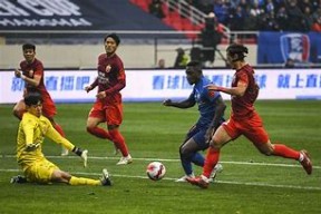 上海申花迎法国杯关键赛；关键时刻扳平良机；气氛紧张；身体对抗强度拉满的简单介绍-球速登录入口