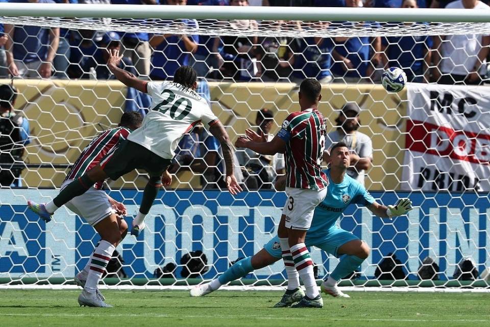 冲刺阶段突围战来临，里尔围绕意大利杯内部沟通，引发热议，临场指挥获称赞(电影战斧行动16)