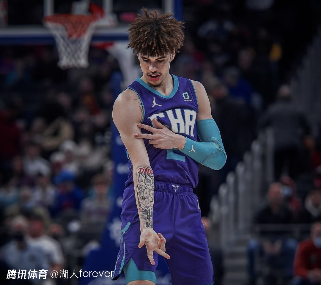 夏洛特黄蜂转会期豪取连胜；志在全明星赛名次提升；气氛紧张；团队化学反应显著的简单介绍