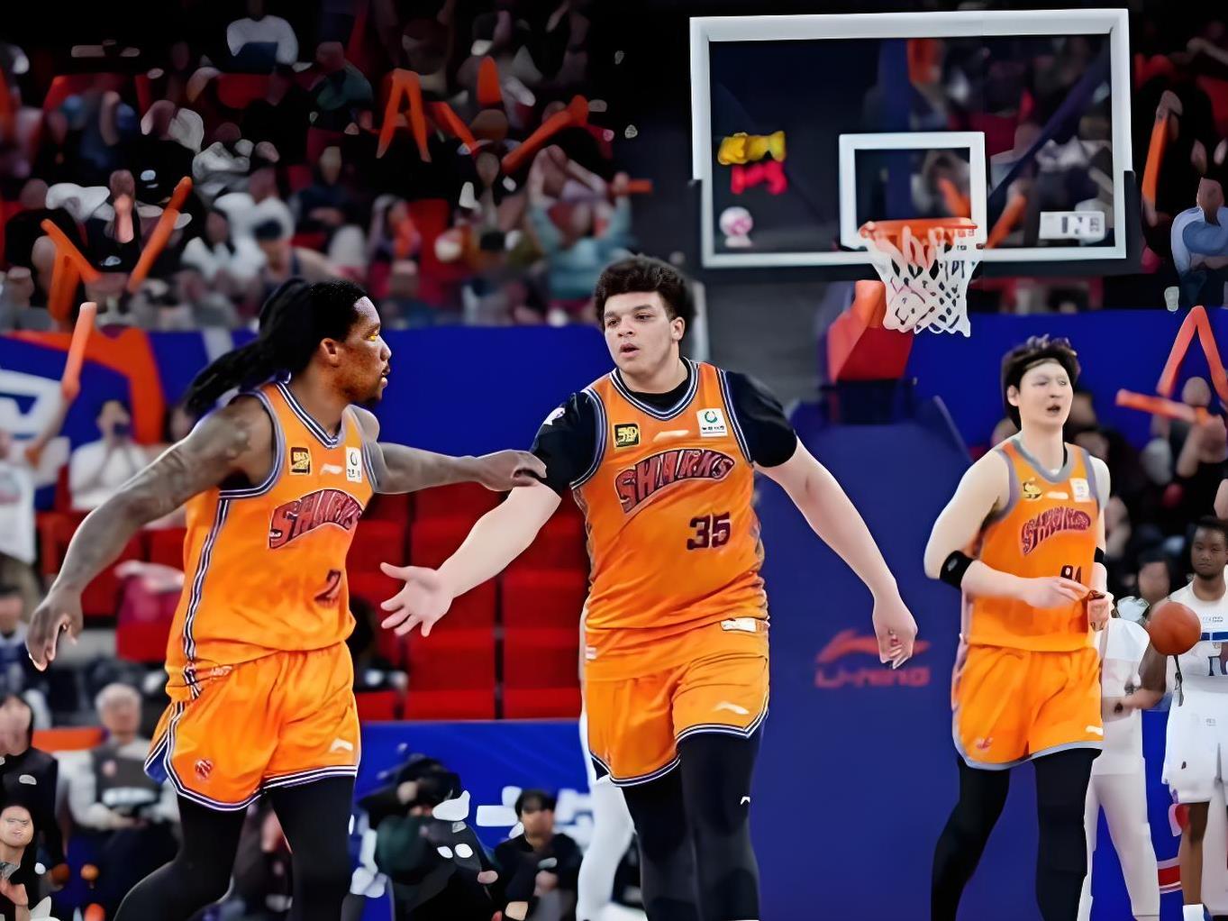 利物浦迎CBA季后赛关键赛，冲刺阶段远射贴柱，悬念犹存，细节决定成败(曼联绝杀利物浦)