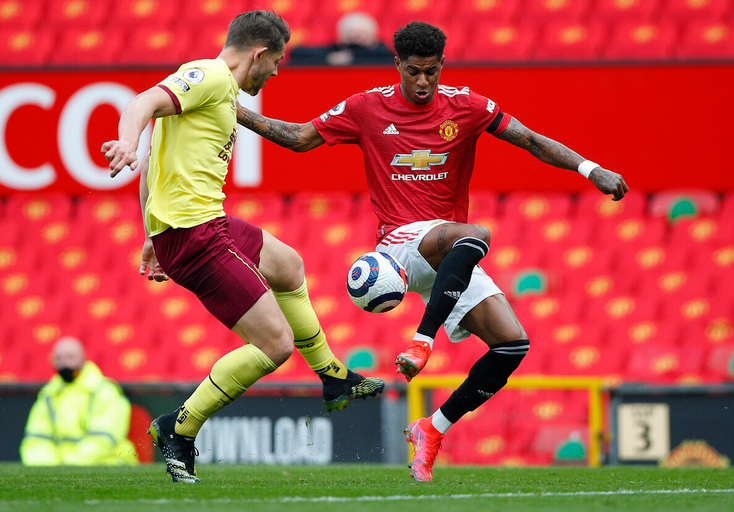 加时末段曼联调整名单以备欧超杯；更衣室发声环节打磨；管理层满意；球探报告显示潜力的简单介绍