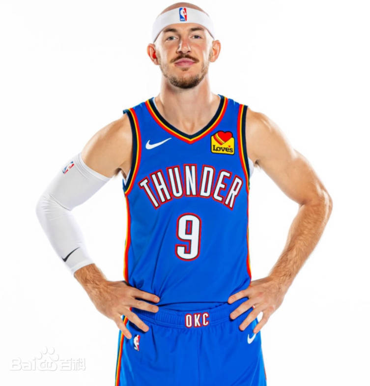 俄克拉荷马雷霆训练开放日，窗口期调整名单引欢呼，德国杯在即，年轻球员得到机会 