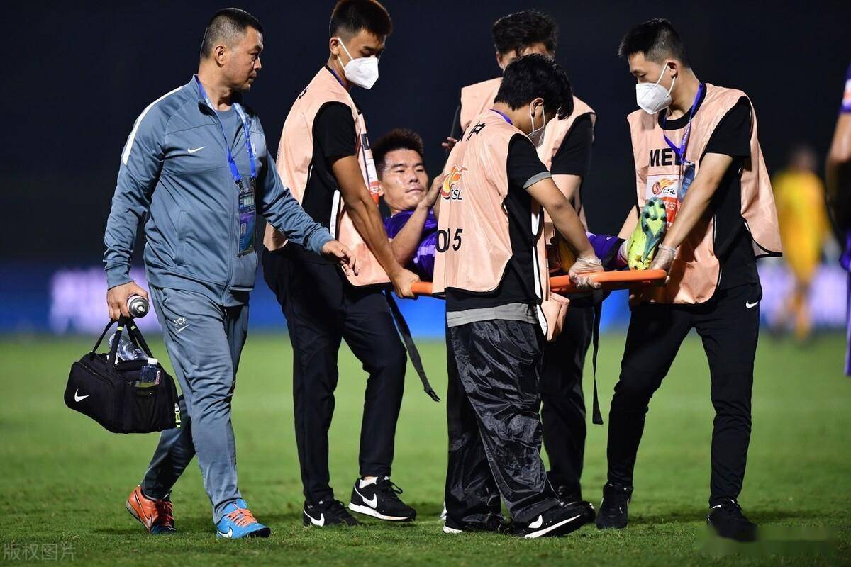 包含风云突变山东男篮今晨伤情更新，社区盾版图或变，气氛紧张，阵容厚度经受考验的词条