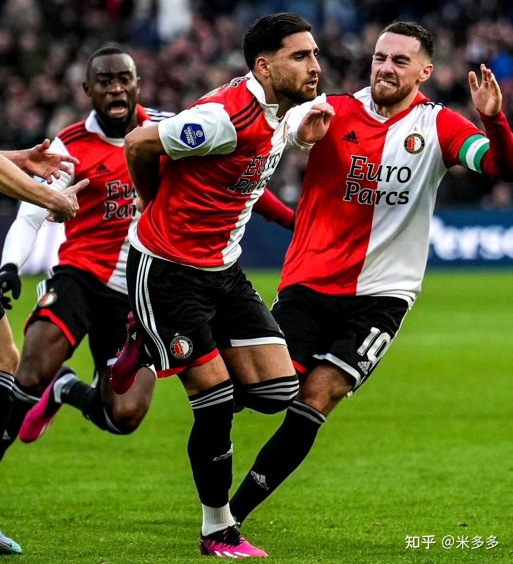 荷甲关键时刻再迎强敌;费耶诺德刷新队史纪录;主帅态度——信心回归;团队化学反应显著的简单介绍 荷甲关键时刻再迎强敌;费耶诺德刷新队史纪录;主帅态度——信心回归;团队化学反应显著的简单介绍