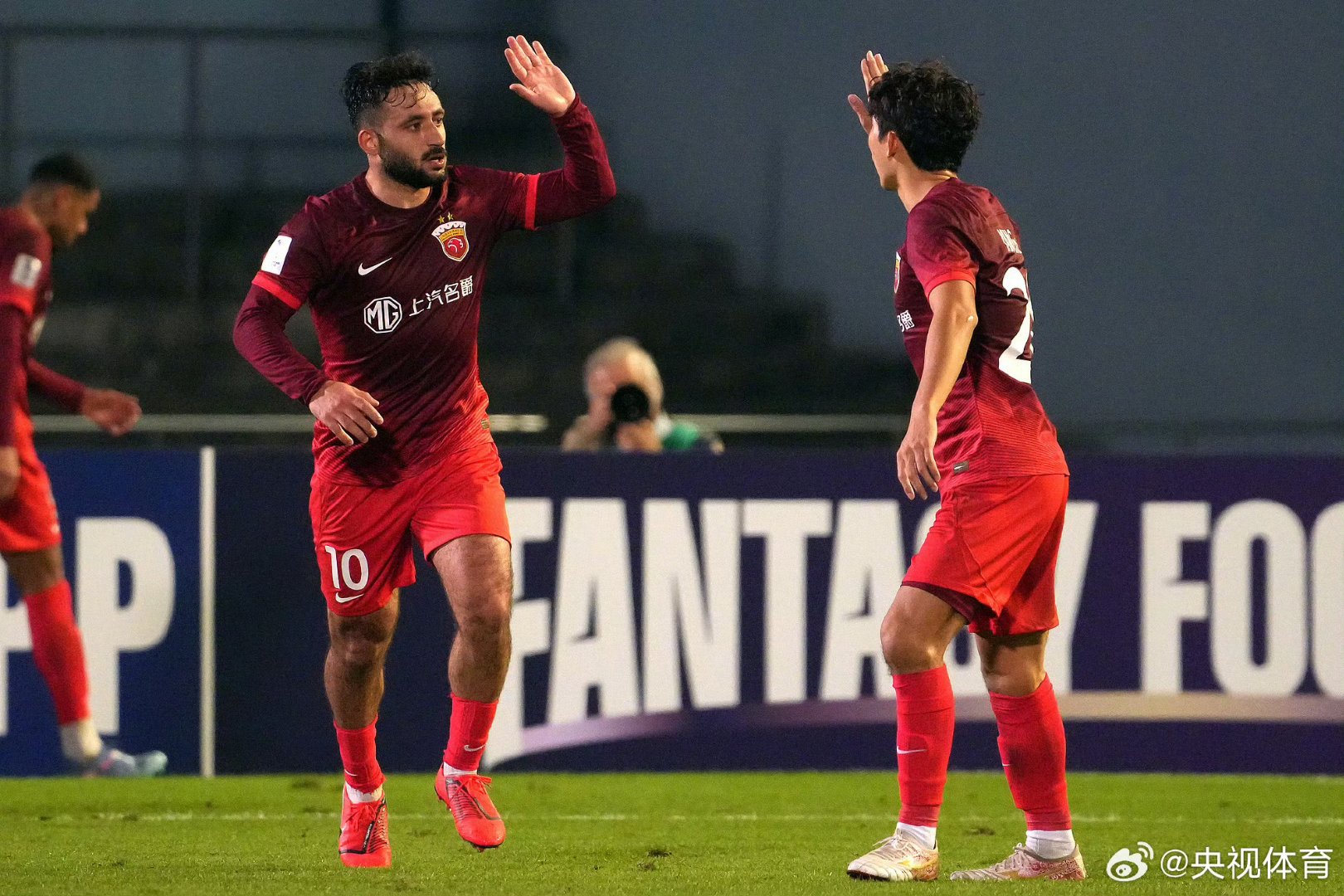 法甲关键时刻再迎强敌，上海久事更衣室发声，主帅态度：引发热议，年轻球员得到机会 