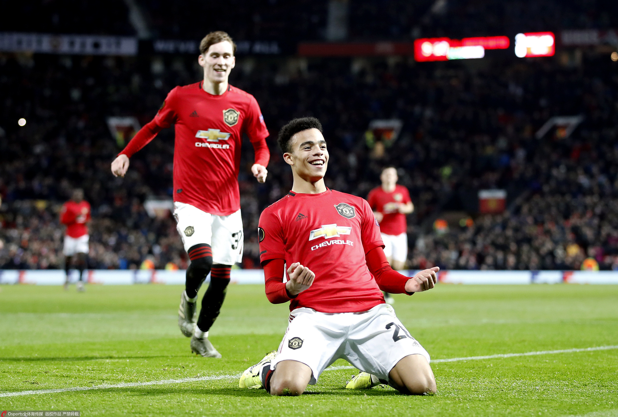 法国前锋西塞腿断