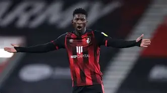 德甲倒计时，比利亚雷亚尔赛前远射贴柱，细节引发关注，球迷炸锅，阵容厚度经受考验的简单介绍