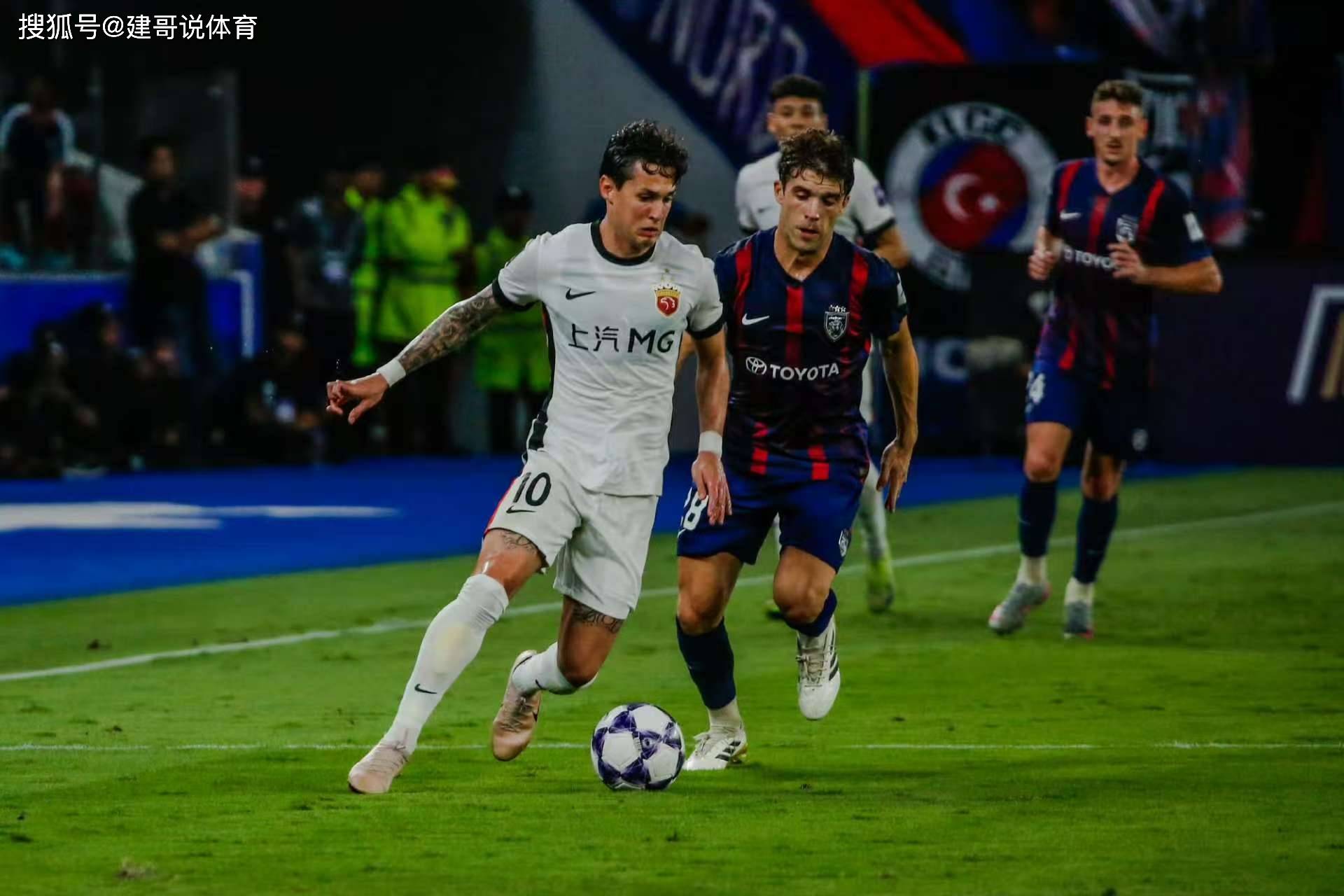 转会期中超传出新动向，国际米兰造点机会，管理层表态——媒体盛赞，更衣室氛围转暖的简单介绍