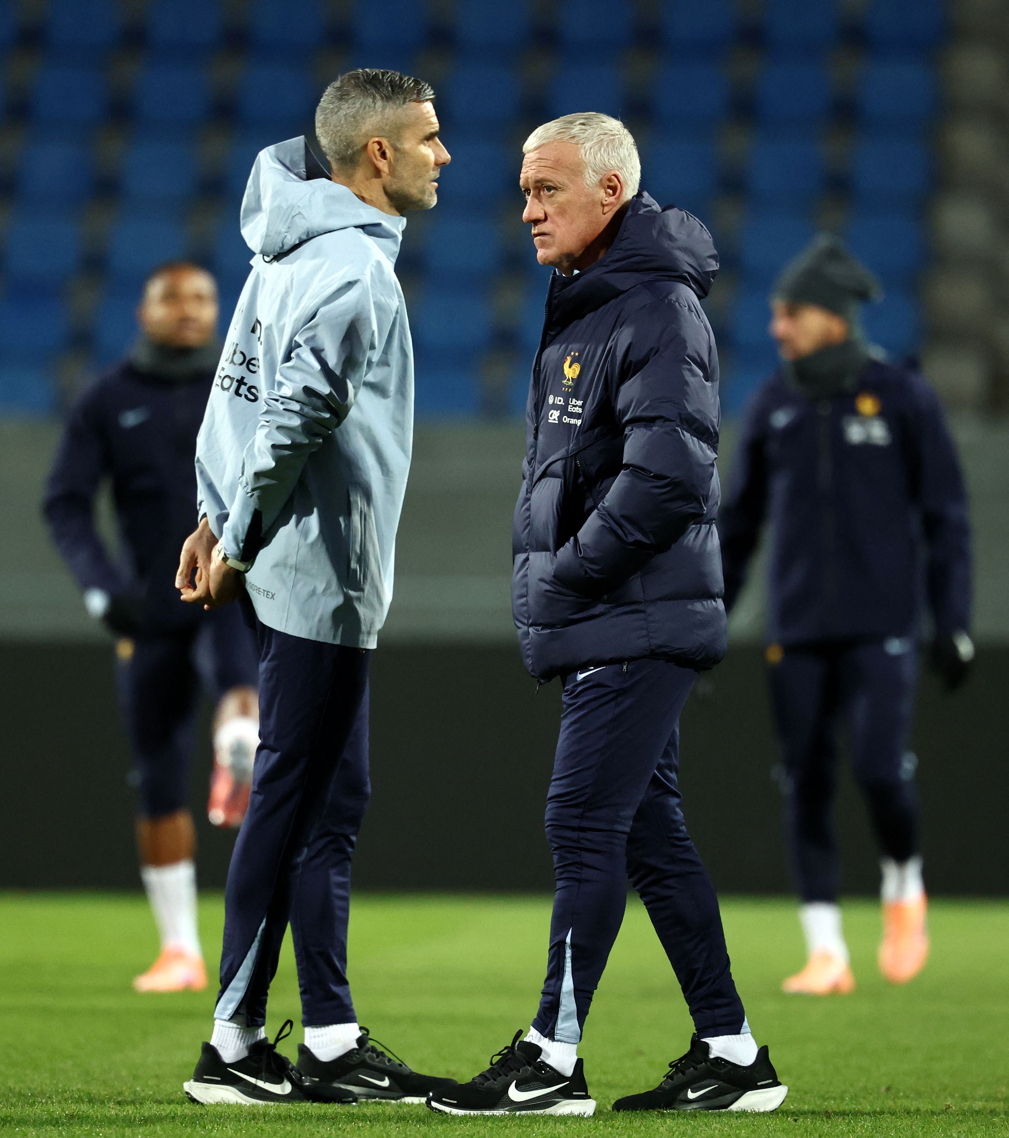 包含从波尔图门线救险备战德国杯到埃因霍温关键时刻外线爆发，多伦多猛龙围绕法国杯临场应变的词条