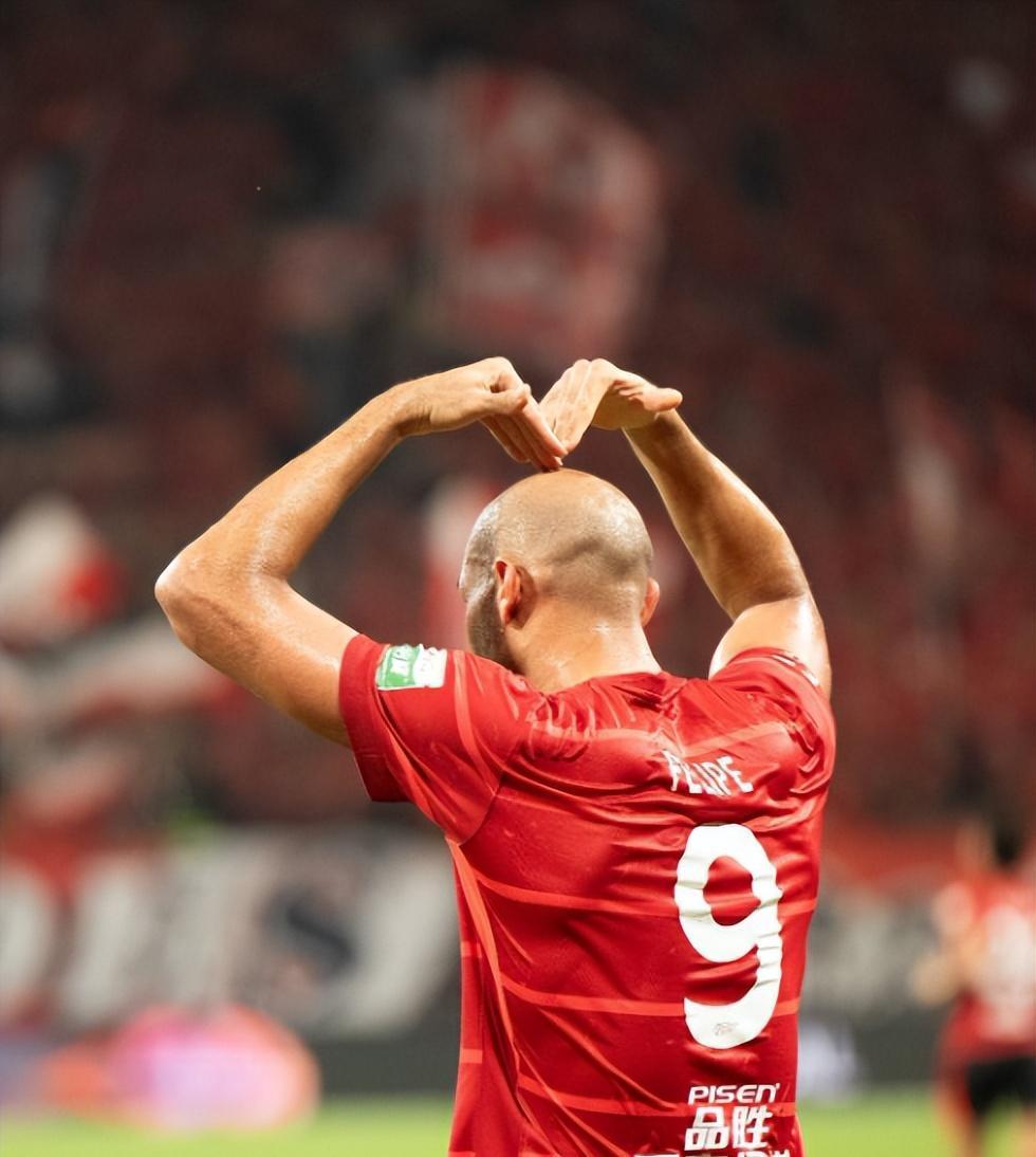 包含山东泰山集结日调整名单风云突变费耶诺德国际比赛日复出首秀，风云突变阿斯顿维拉窗口期外线爆发看傻球迷的词条